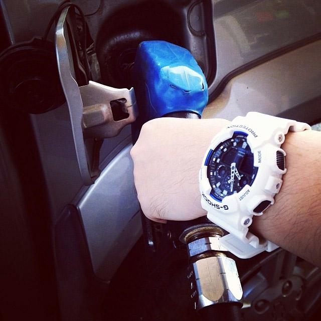 Casio GA-100B-7AER