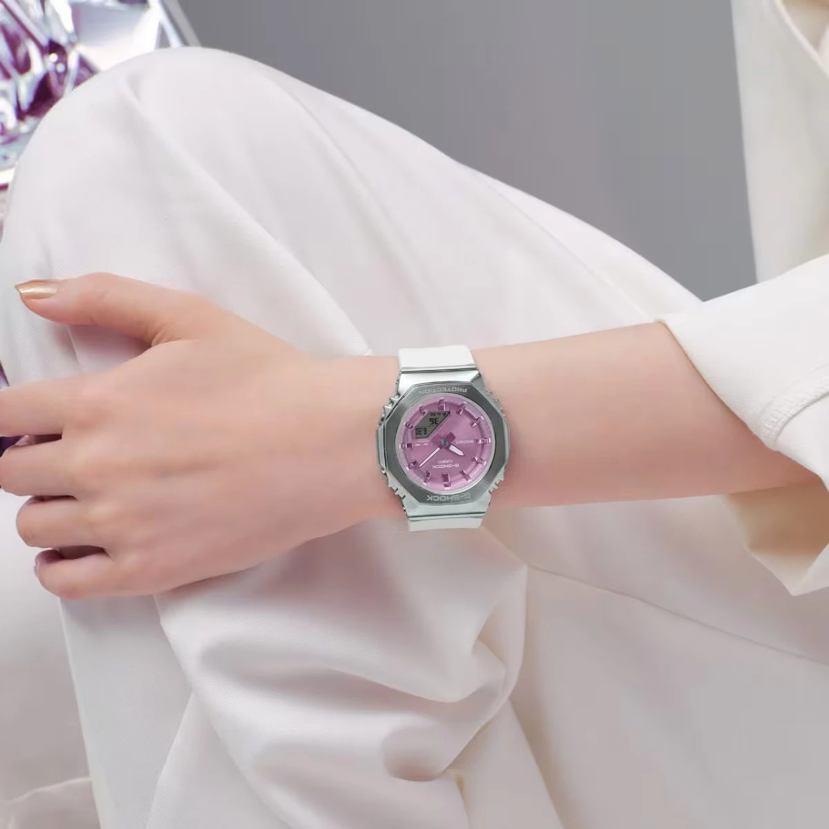 Casio GM-S2110-7A6