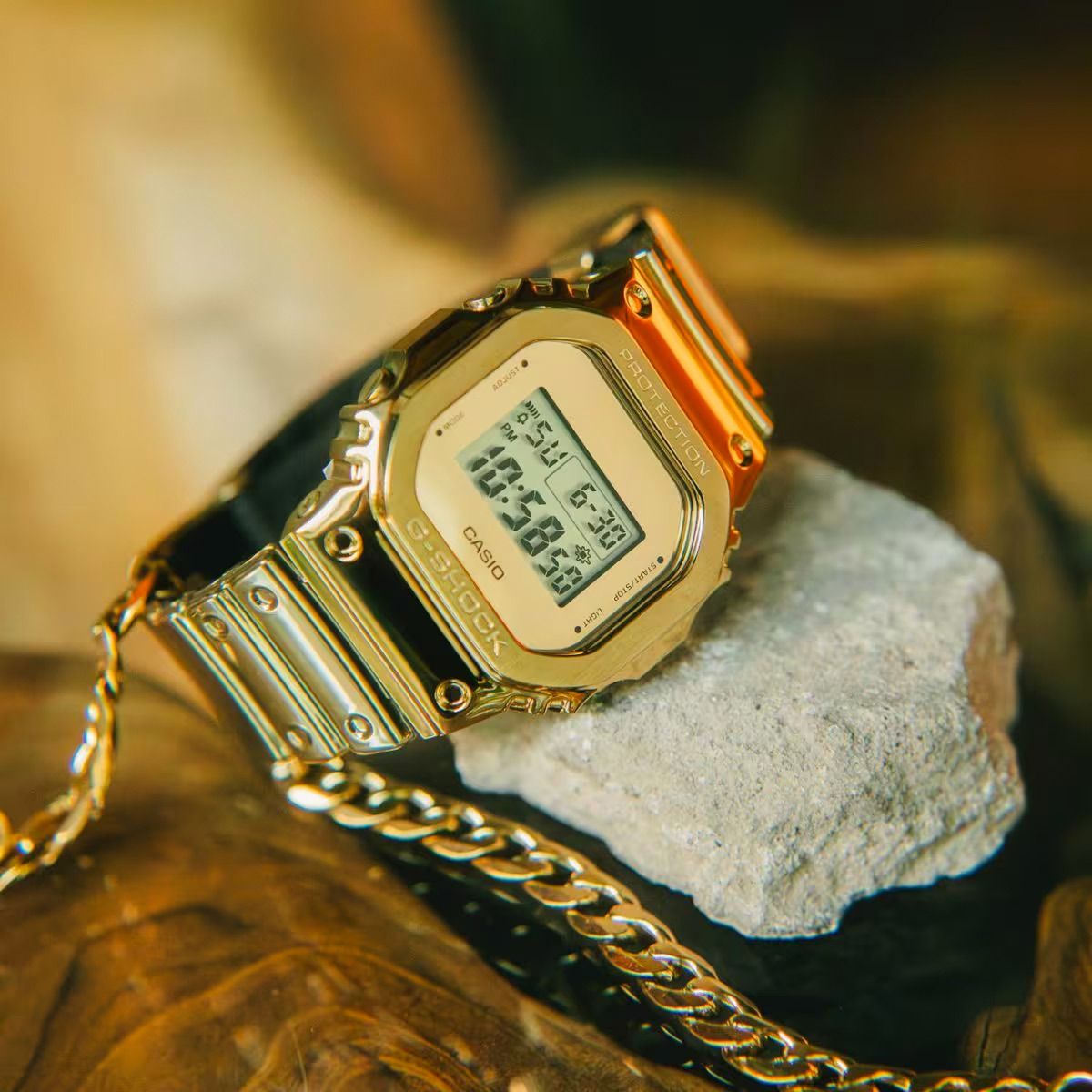 Casio GM-5600YMG-9E